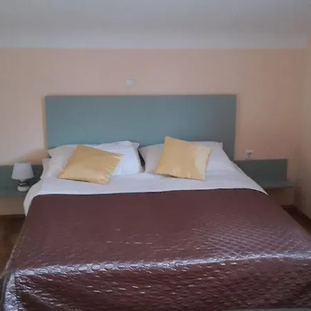 Fuer Fuenf Personen Mit Balkon By Interhome Апартаменты *