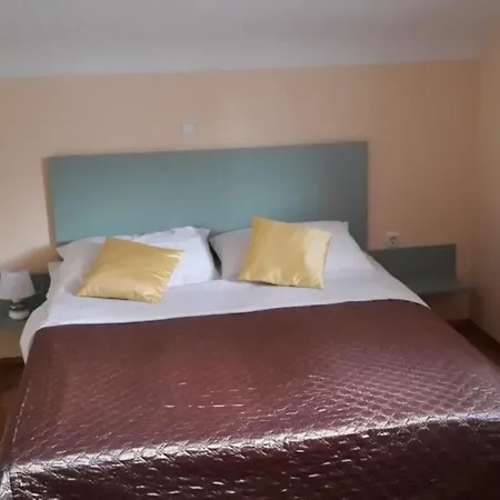 Fuer Fuenf Personen Mit Balkon By Interhome * ヴィンイェラック