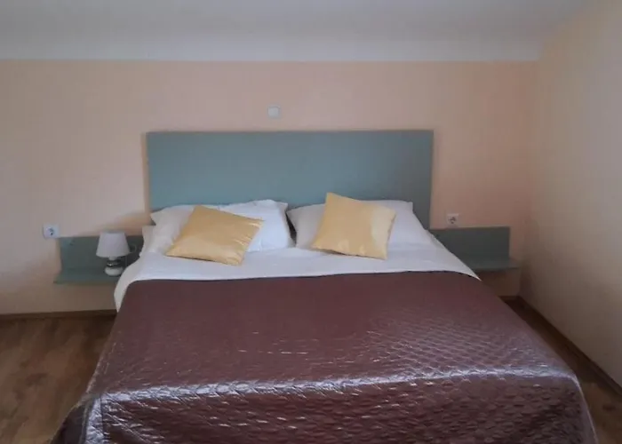 Fuer Fuenf Personen Mit Balkon By Interhome アパート *