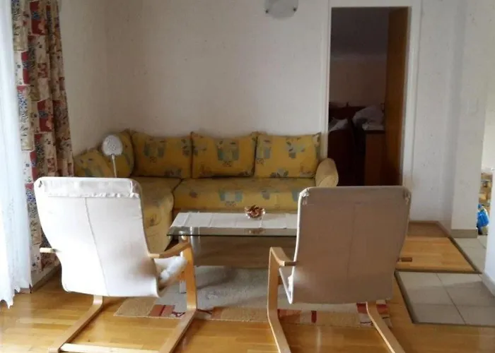 Fuer Fuenf Personen Mit Balkon By Interhome